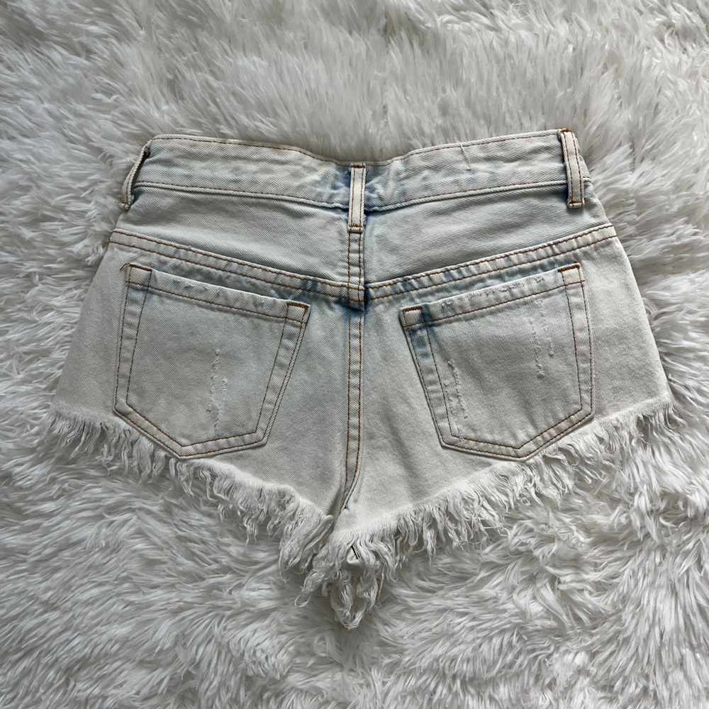 Forever 21 Light-Washed Ripped Jean Shorts Size XS - Picture 5 of 12